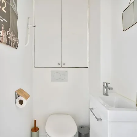 Apartment Beautiful One Bed Near Goutte D'or *